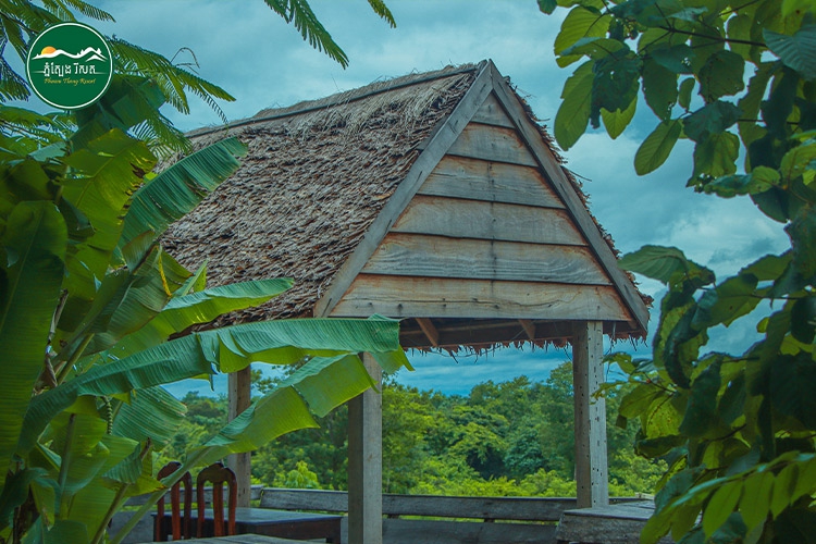 ផ្ទះកញ្ចក់ គ្រែបី