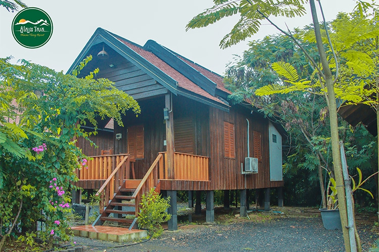 ផ្ទះឈើ គ្រែពីរ