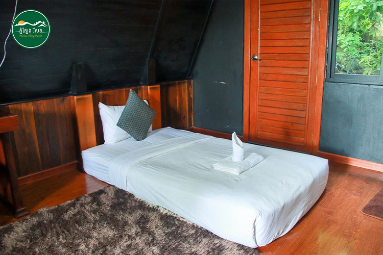 Mirror House Triple Room