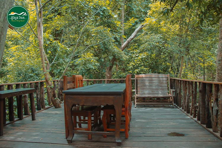 On The Tree House Twin Room